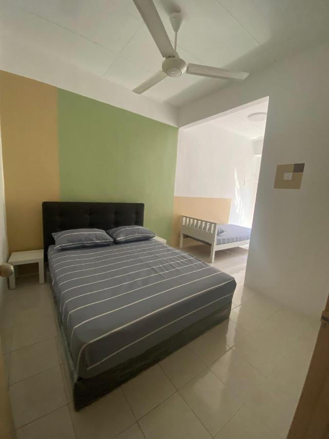 הוילה Kampong Belah Dua Comfy Sutera Seberang Jaya מראה חיצוני תמונה