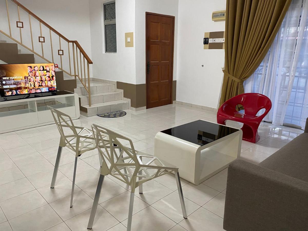 הוילה Kampong Belah Dua Comfy Sutera Seberang Jaya מראה חיצוני תמונה