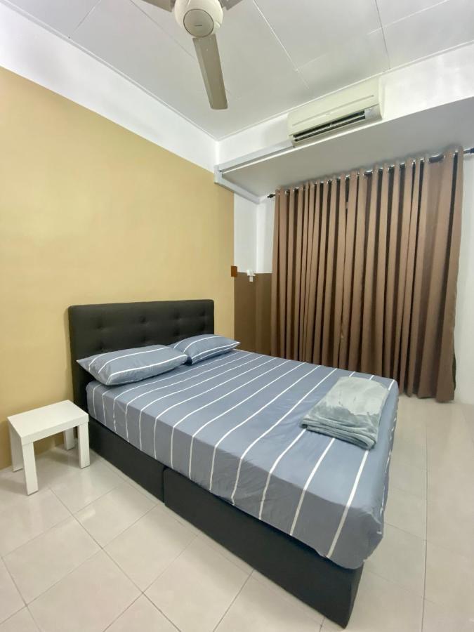 הוילה Kampong Belah Dua Comfy Sutera Seberang Jaya מראה חיצוני תמונה