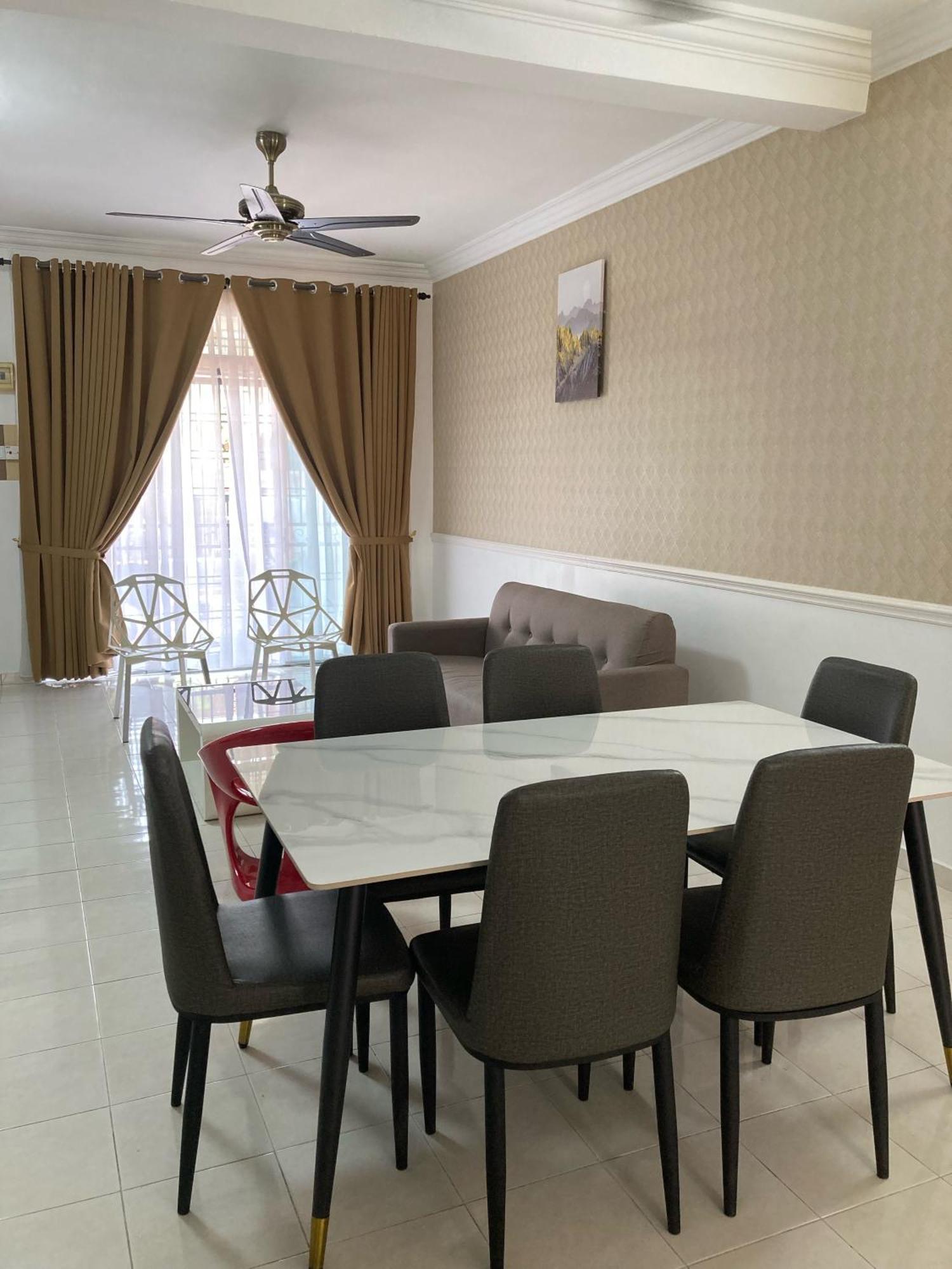 הוילה Kampong Belah Dua Comfy Sutera Seberang Jaya מראה חיצוני תמונה